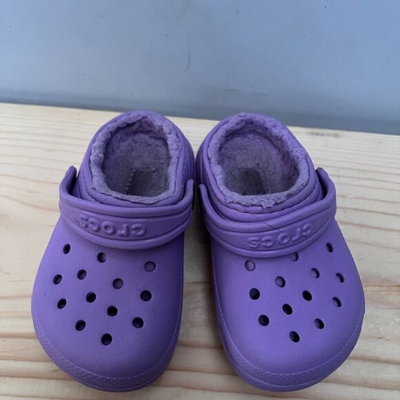 Crocs KIDS' CLASSIC LINED CLOG size 7 C - Picture 2 of 5